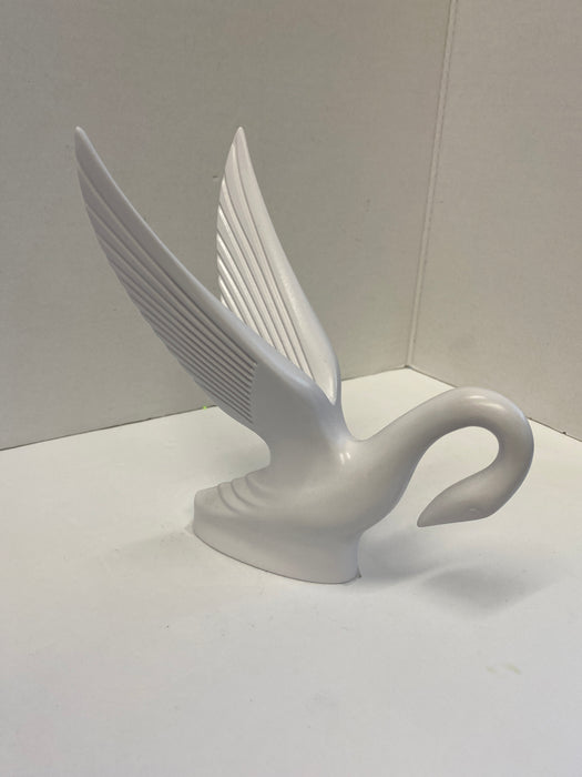 Grand General Classic Matte White Swan Hood Ornament