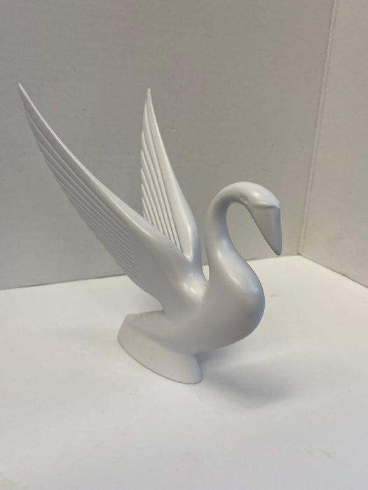 Grand General Matte White Swan Hood Ornament - The New Vernon Truck Wash