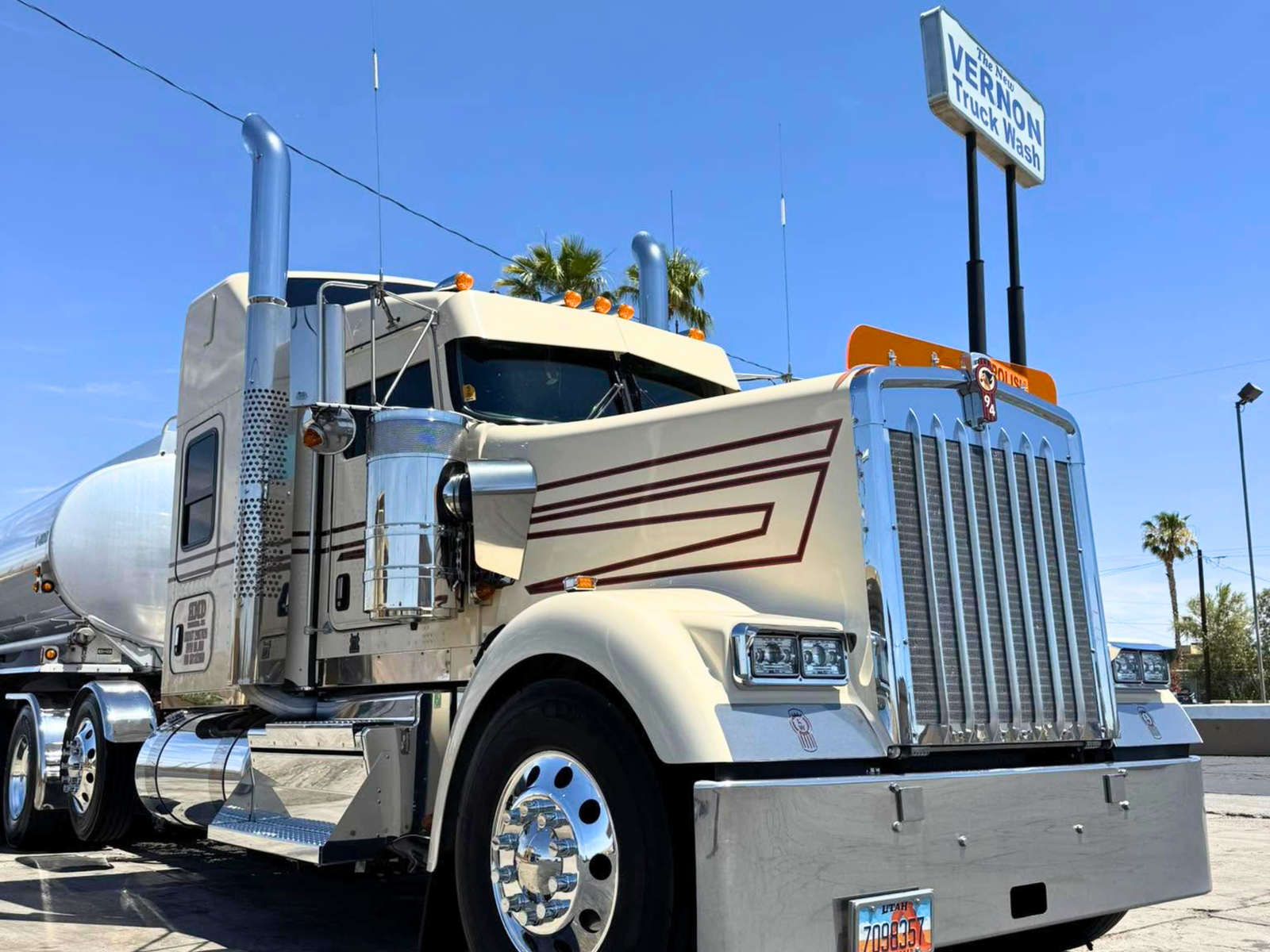 Customer Kenworth W900 semi truck at The New Vernon Truck Wash in Barstow, California.
