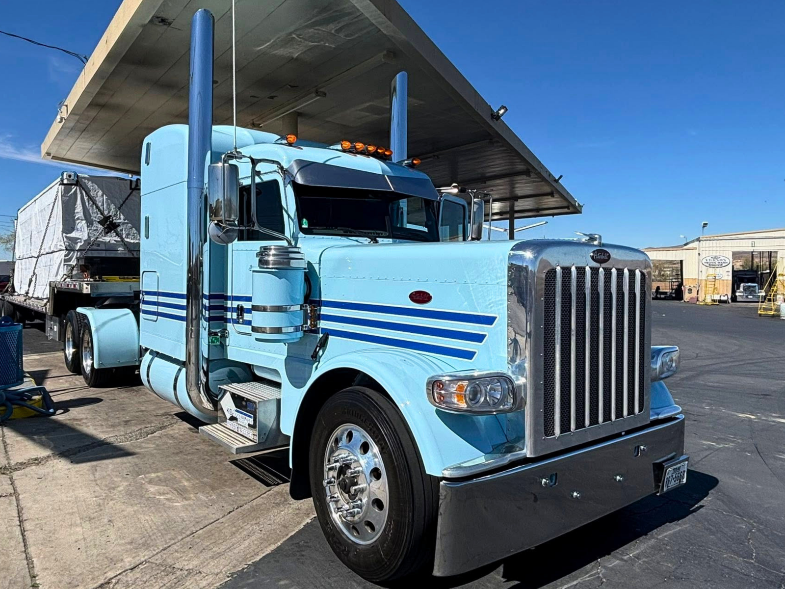 Customer Peterbilt semi truck at The New Vernon Truck Wash in Barstow, California.