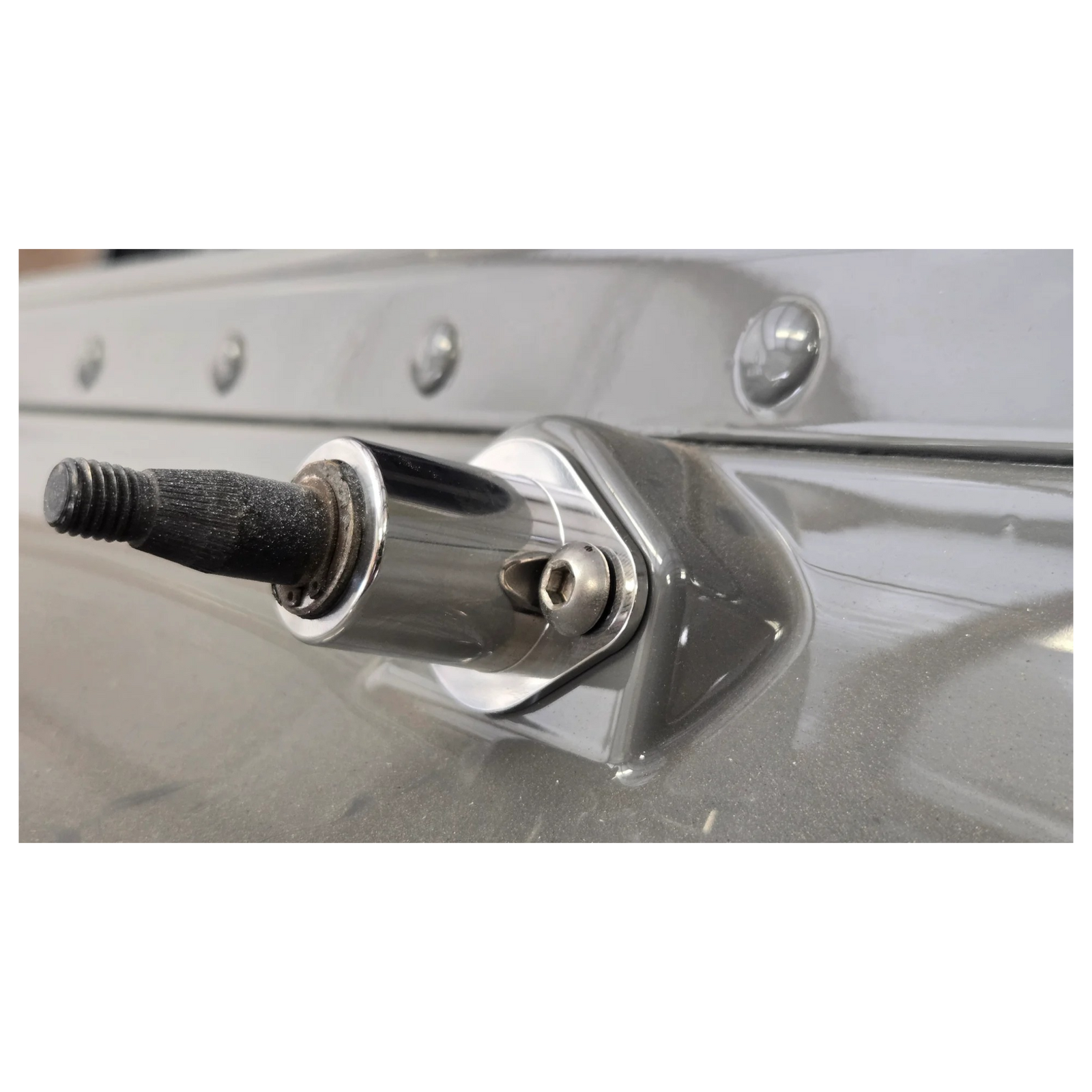 304 Stainless Steel Wiper Post Covers for Peterbilt 379/389 | Pair | GGE Products