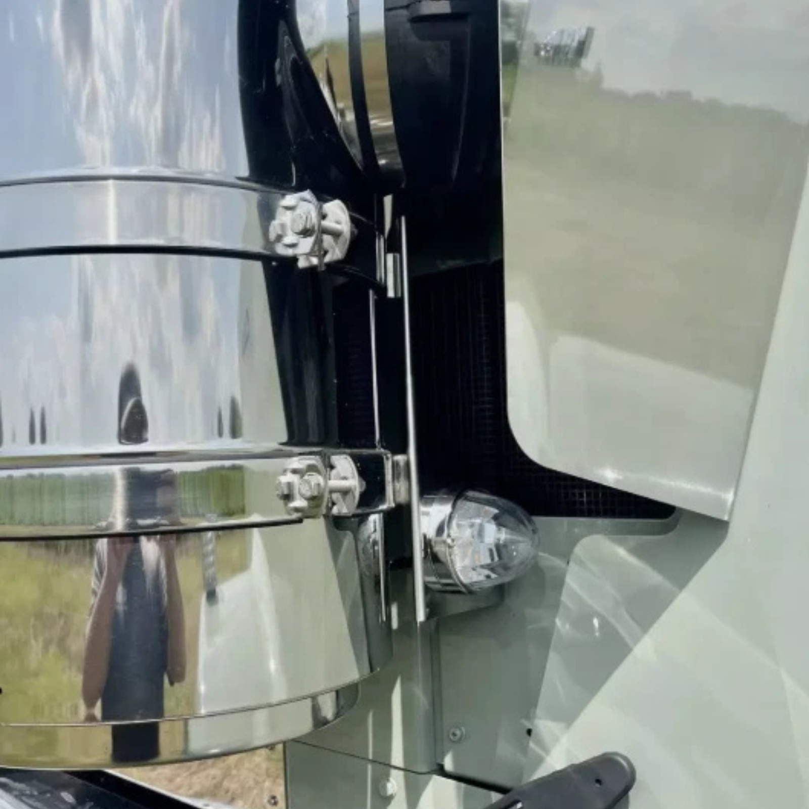 Kenworth Square Front Air Cleaner Bracket with 1 Watermelon Cutout | JML Kustoms