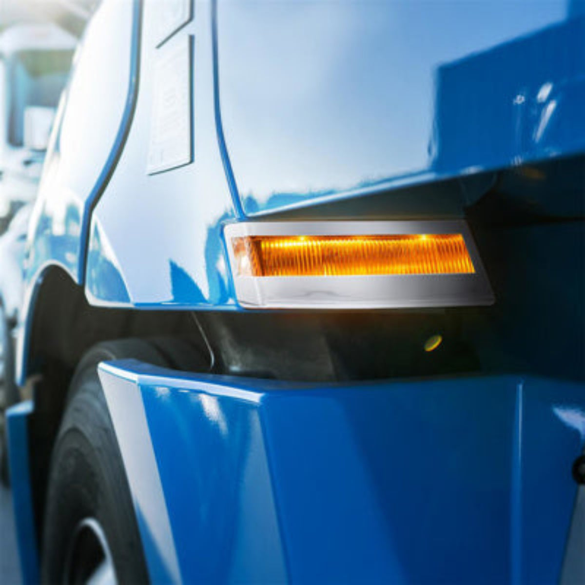 Chrome Turn Signal Bezels for Freightliner Cascadia 2018–2023 | United Pacific
