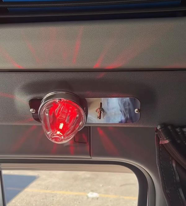 JML_Kustoms - Peterbilt 579 Above Door Dome Light Plate